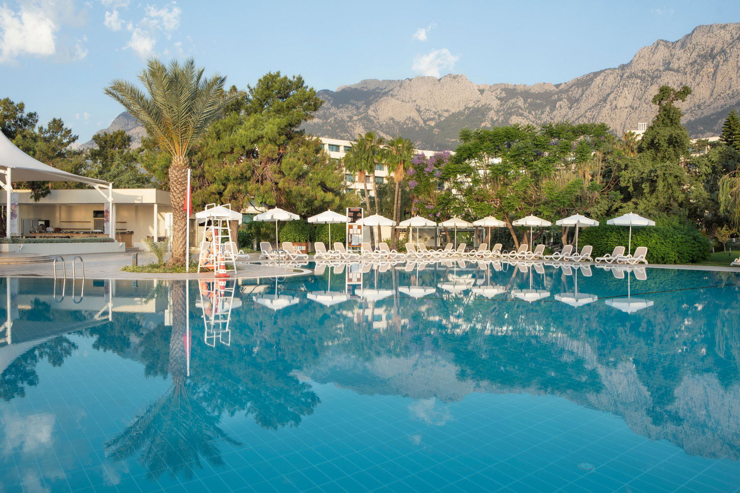 MIRAGE PARK RESORT