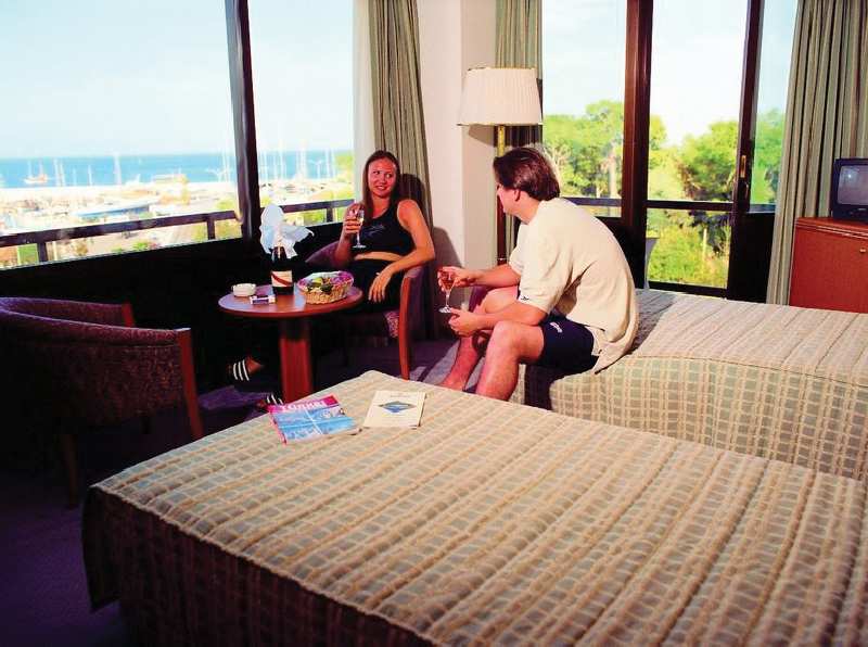 OZKAYMAK MARINA HOTEL