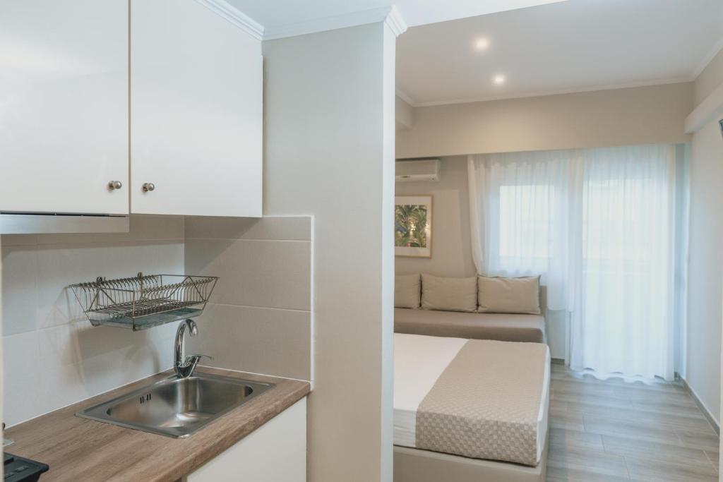 AMMOS BEACH SEASIDE LUXURY SUITES
