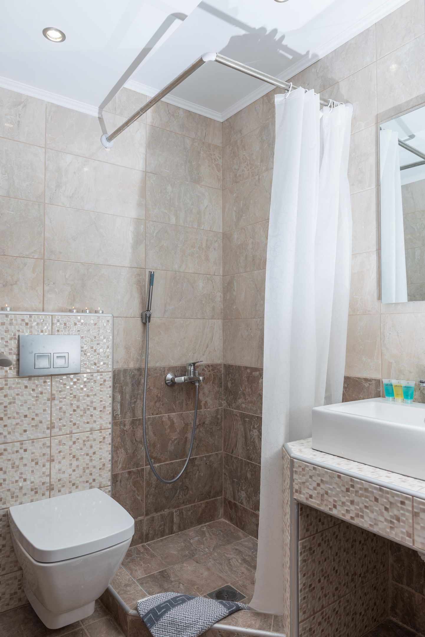 AMMOS BEACH SEASIDE LUXURY SUITES