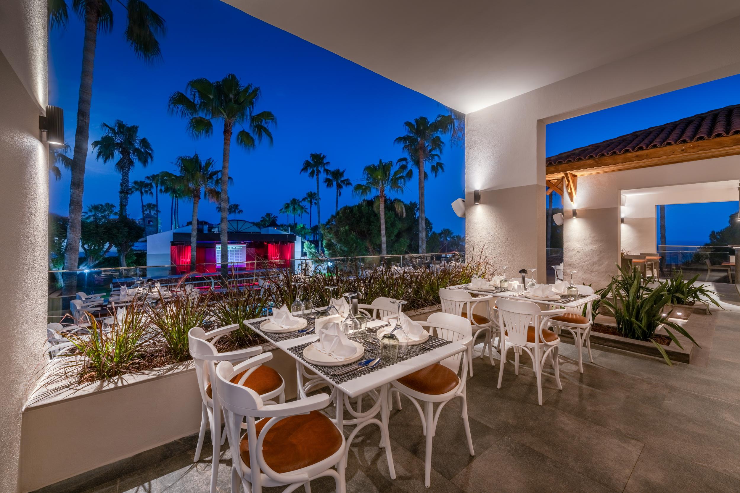 TRENDY PALM BEACH