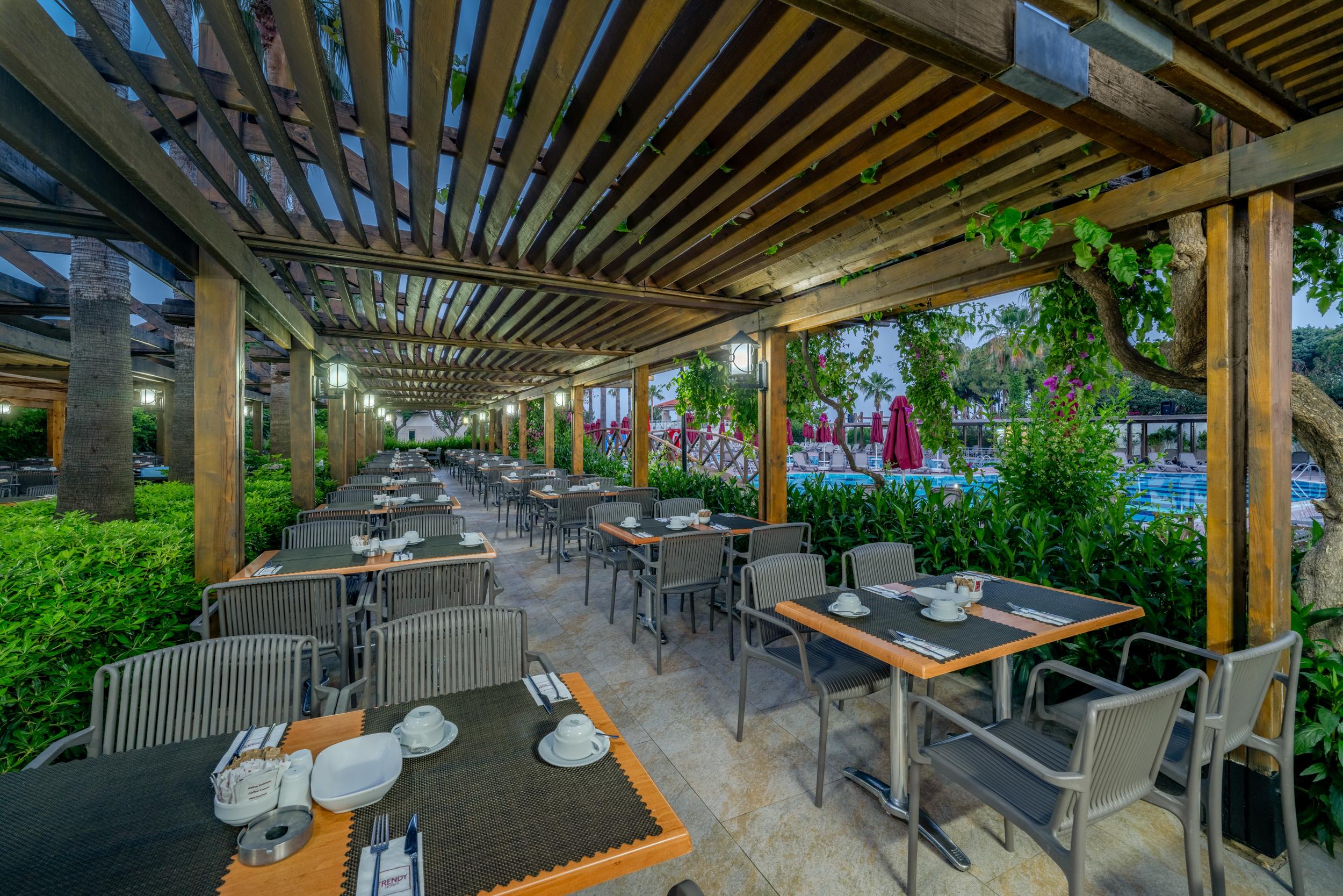 TRENDY PALM BEACH