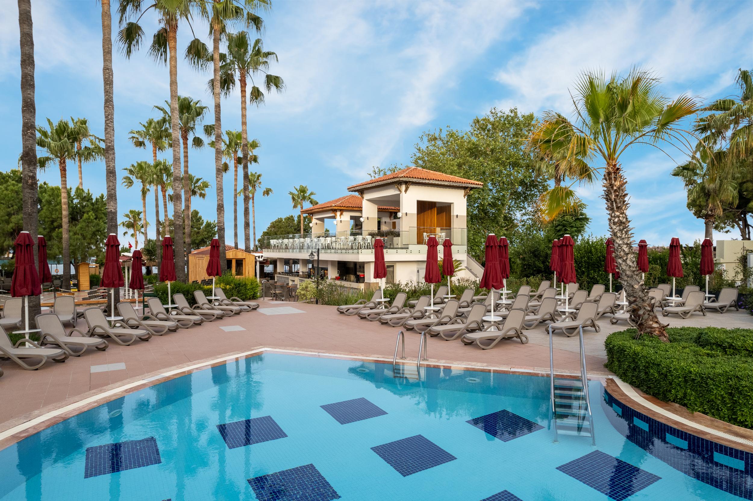 TRENDY PALM BEACH