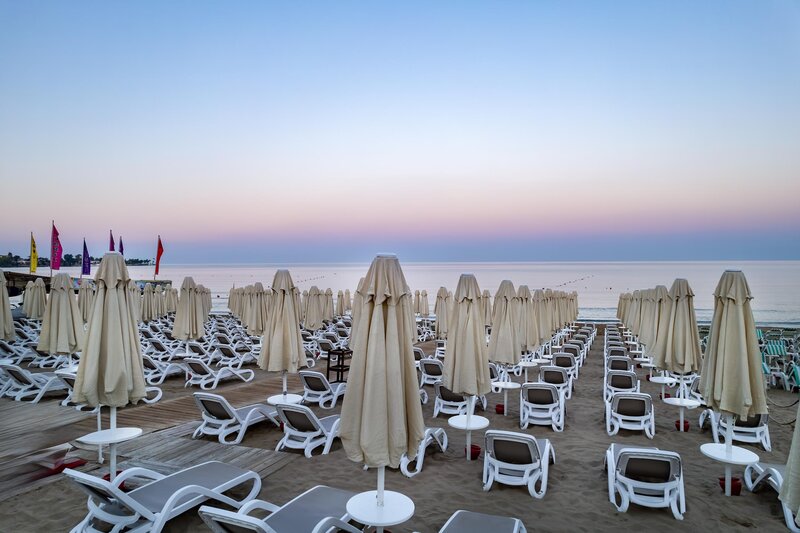 TRENDY SIDE BEACH ADULT ONLY 16+