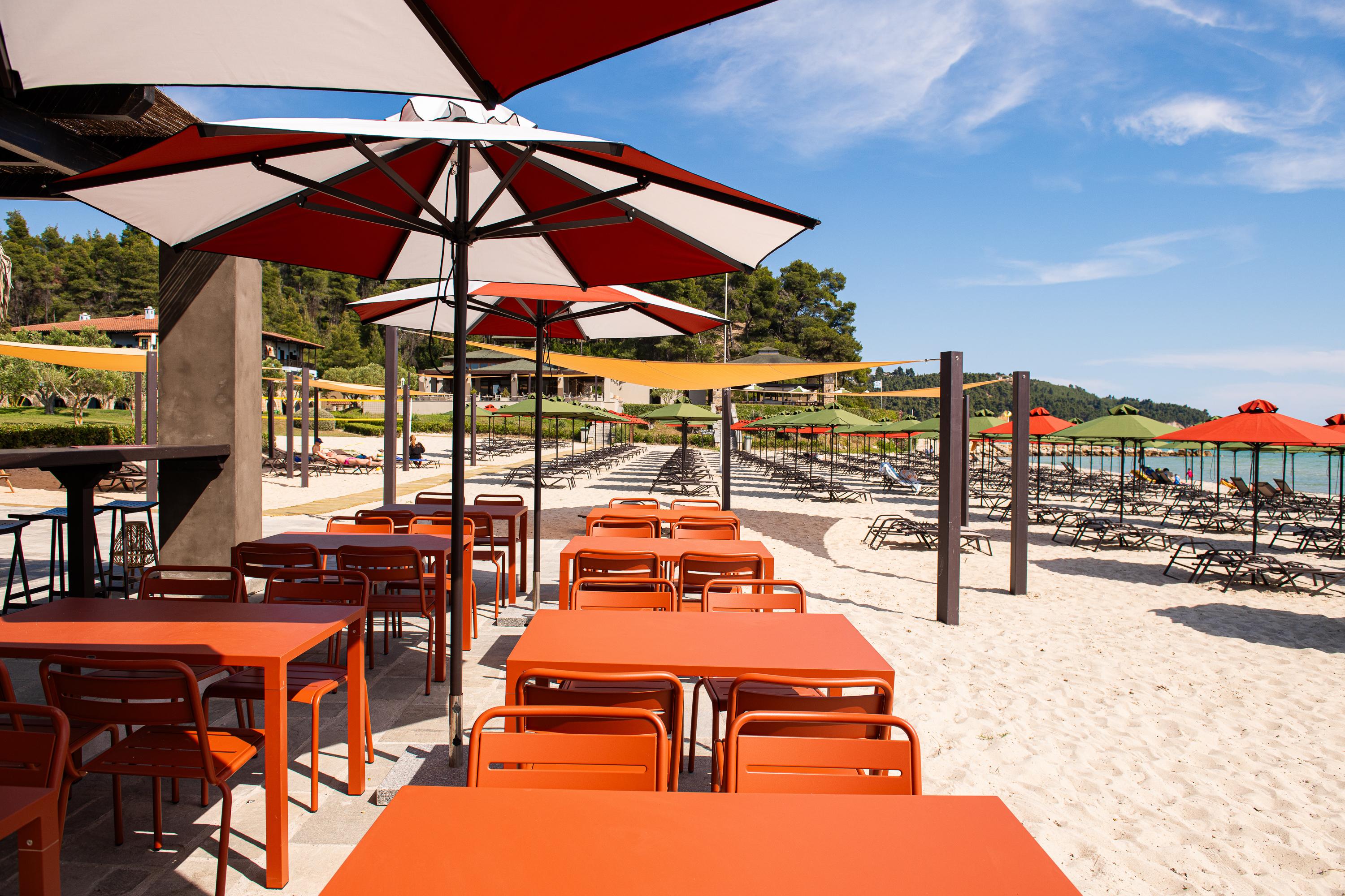 SIMANTRO BEACH HOTEL