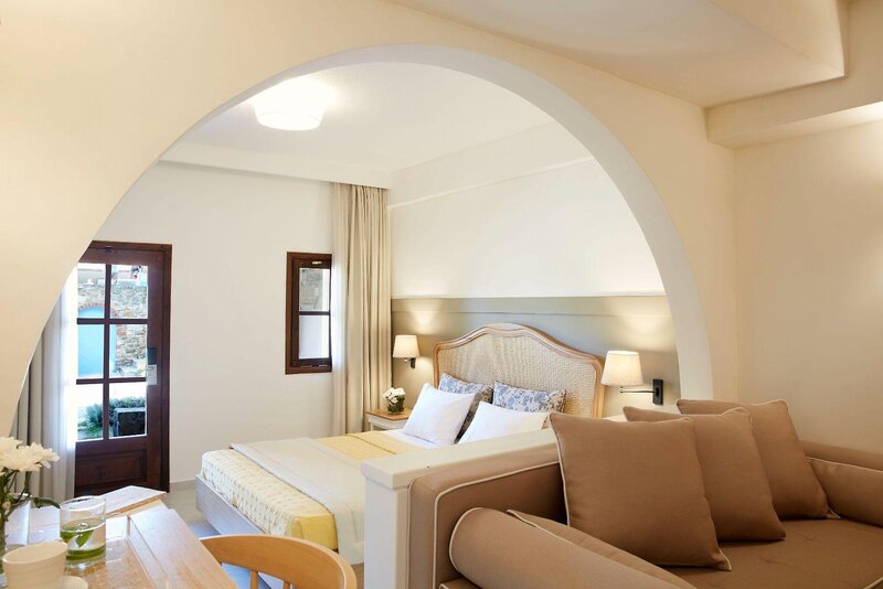 SIMANTRO BEACH HOTEL