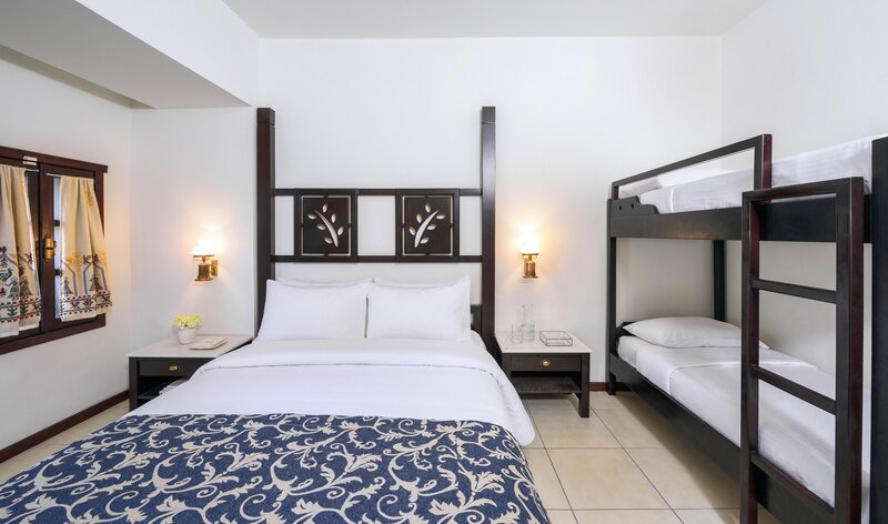 SIMANTRO BEACH HOTEL
