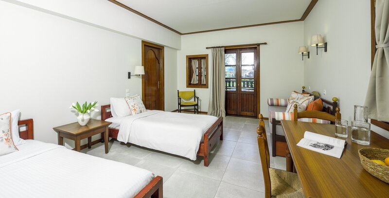 SIMANTRO BEACH HOTEL