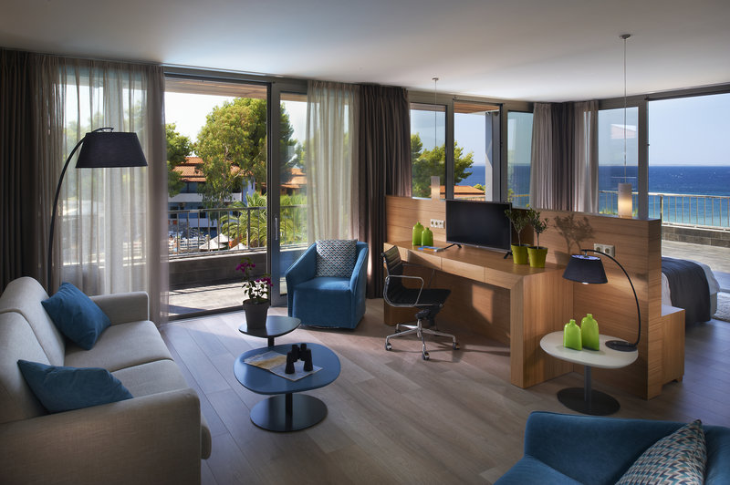 BLUE DOLPHIN HOTEL