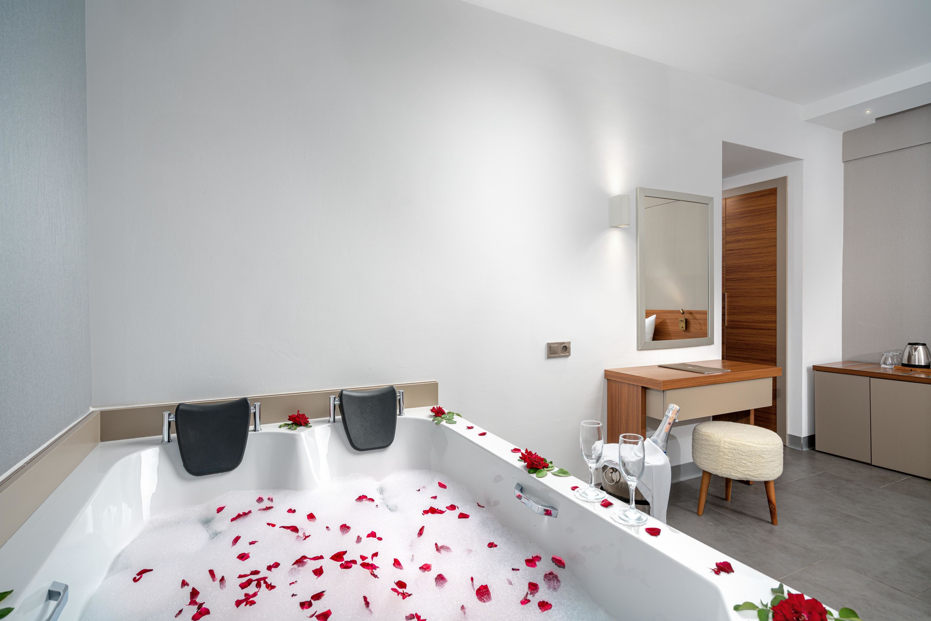 SIDE STORY RESORT AND SPA HOTEL