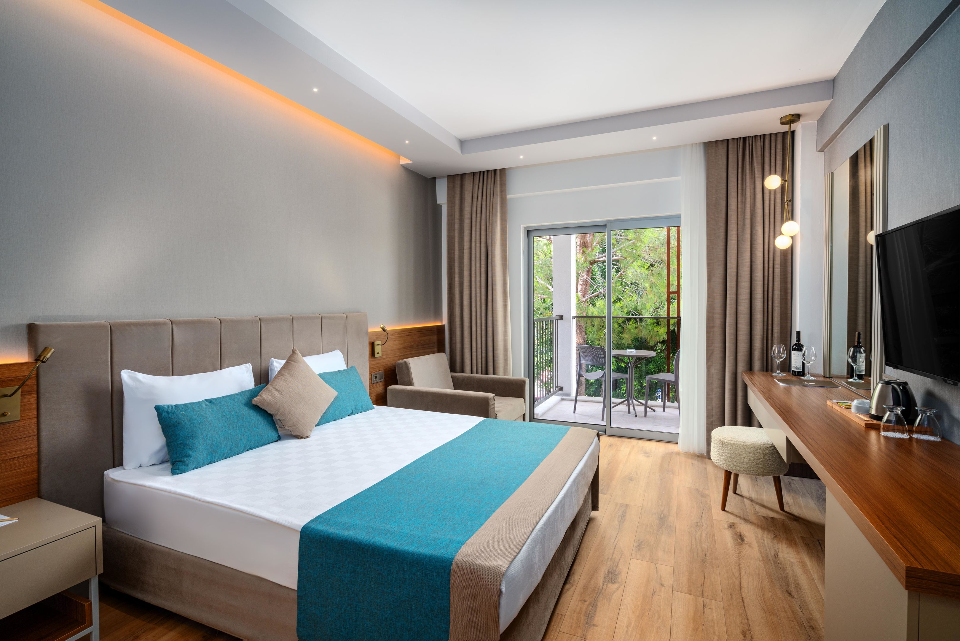 SIDE STORY RESORT AND SPA HOTEL
