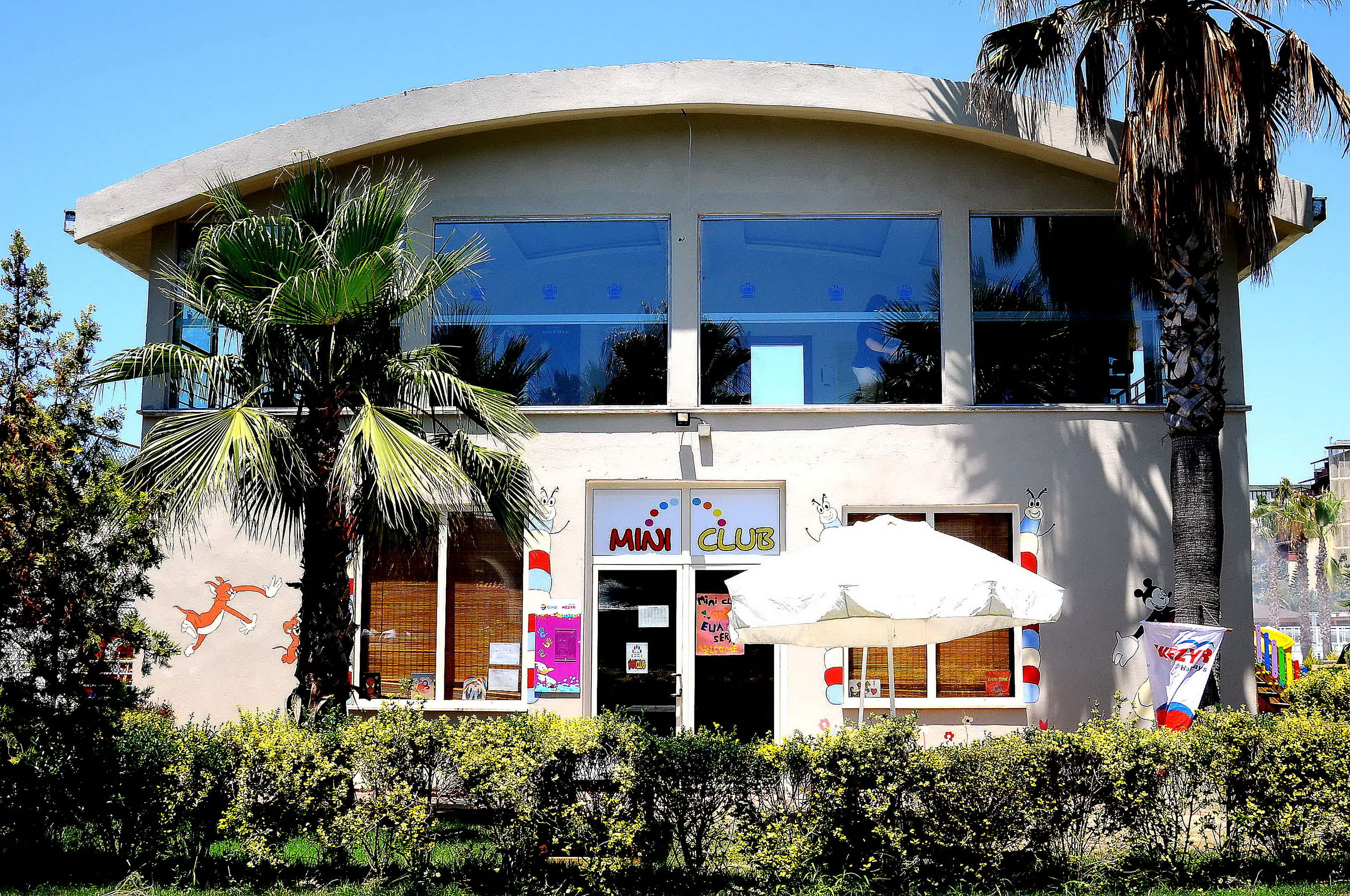 HOLIDAY GARDEN RESORT