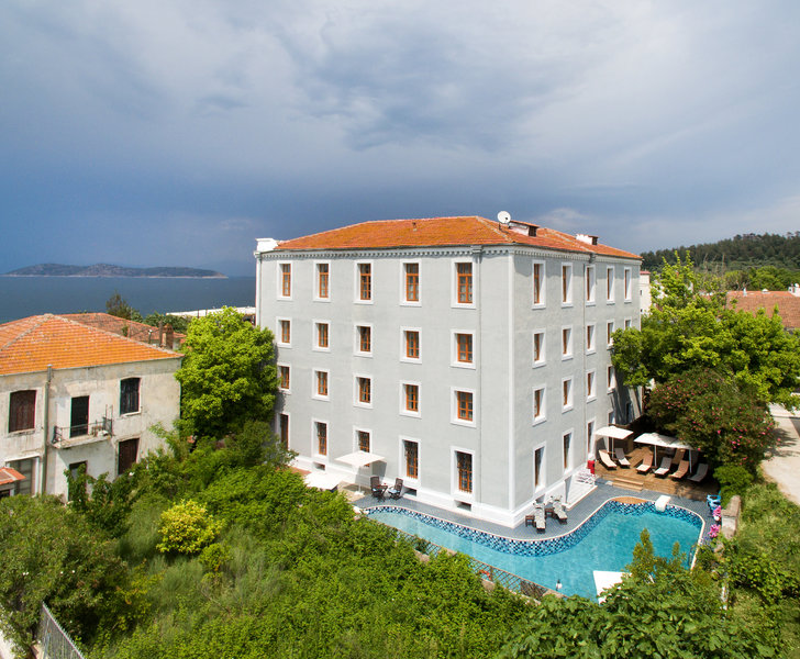 A FOR ART HOTEL