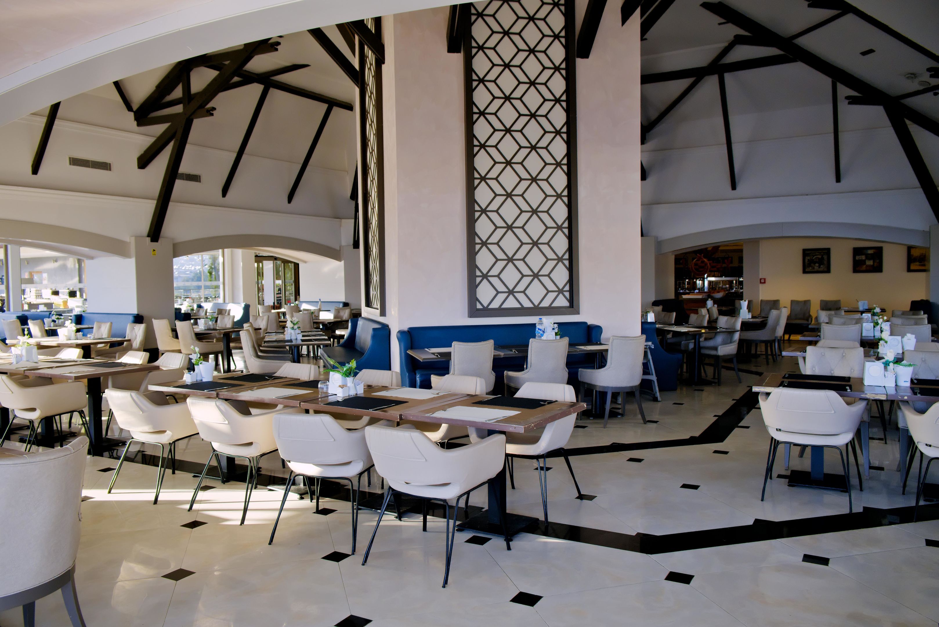 LONG BEACH CLUB NATURE