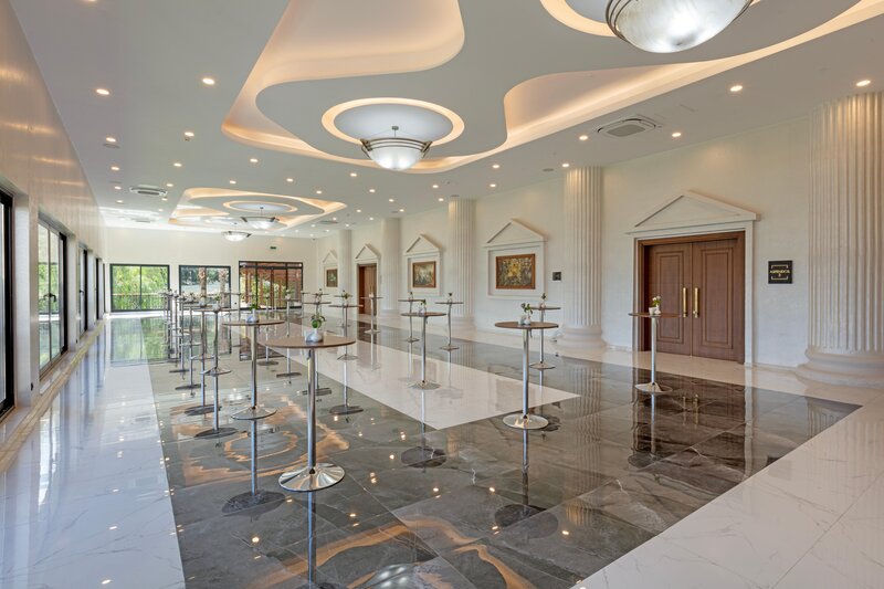 DOBEDAN WORLD PALACE