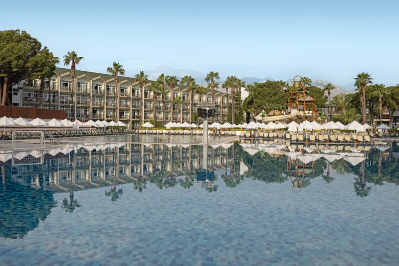 DOBEDAN WORLD PALACE