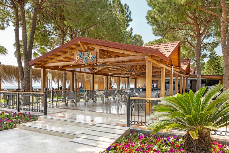 DOBEDAN WORLD PALACE