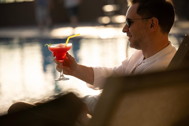 SAILORS BEACH CLUB