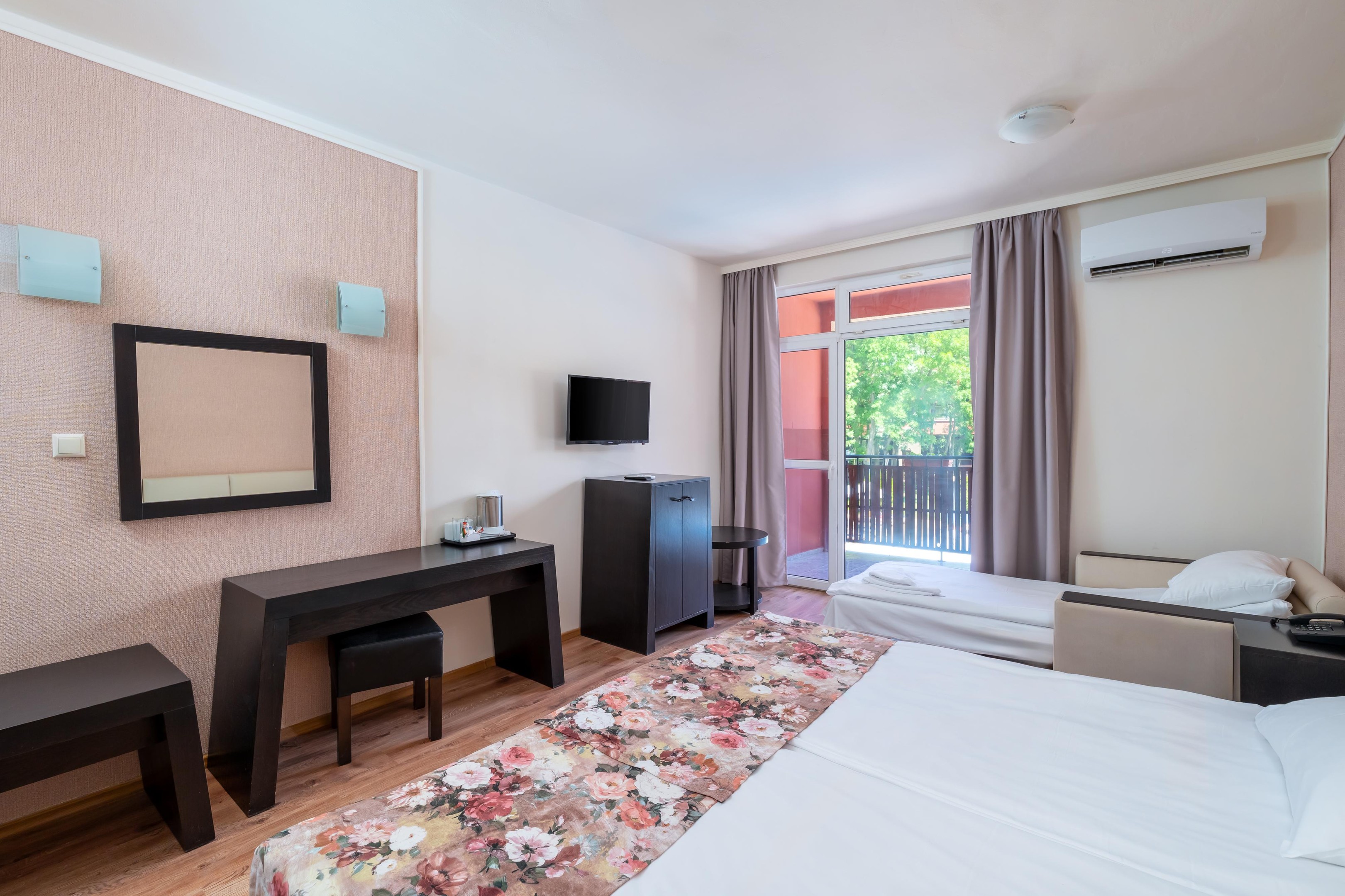 ASTERIA FAMILY SUNNY BEACH