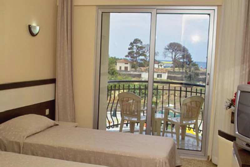 CAMYUVA BEACH HOTEL
