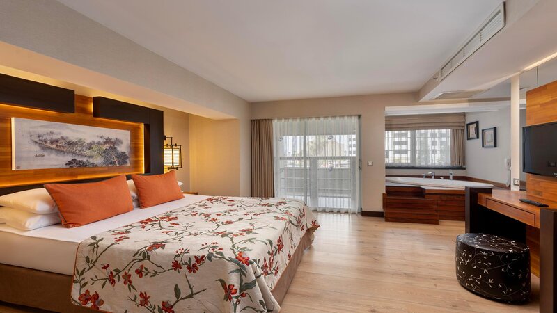 LIMAK LARA DELUXE RESORT