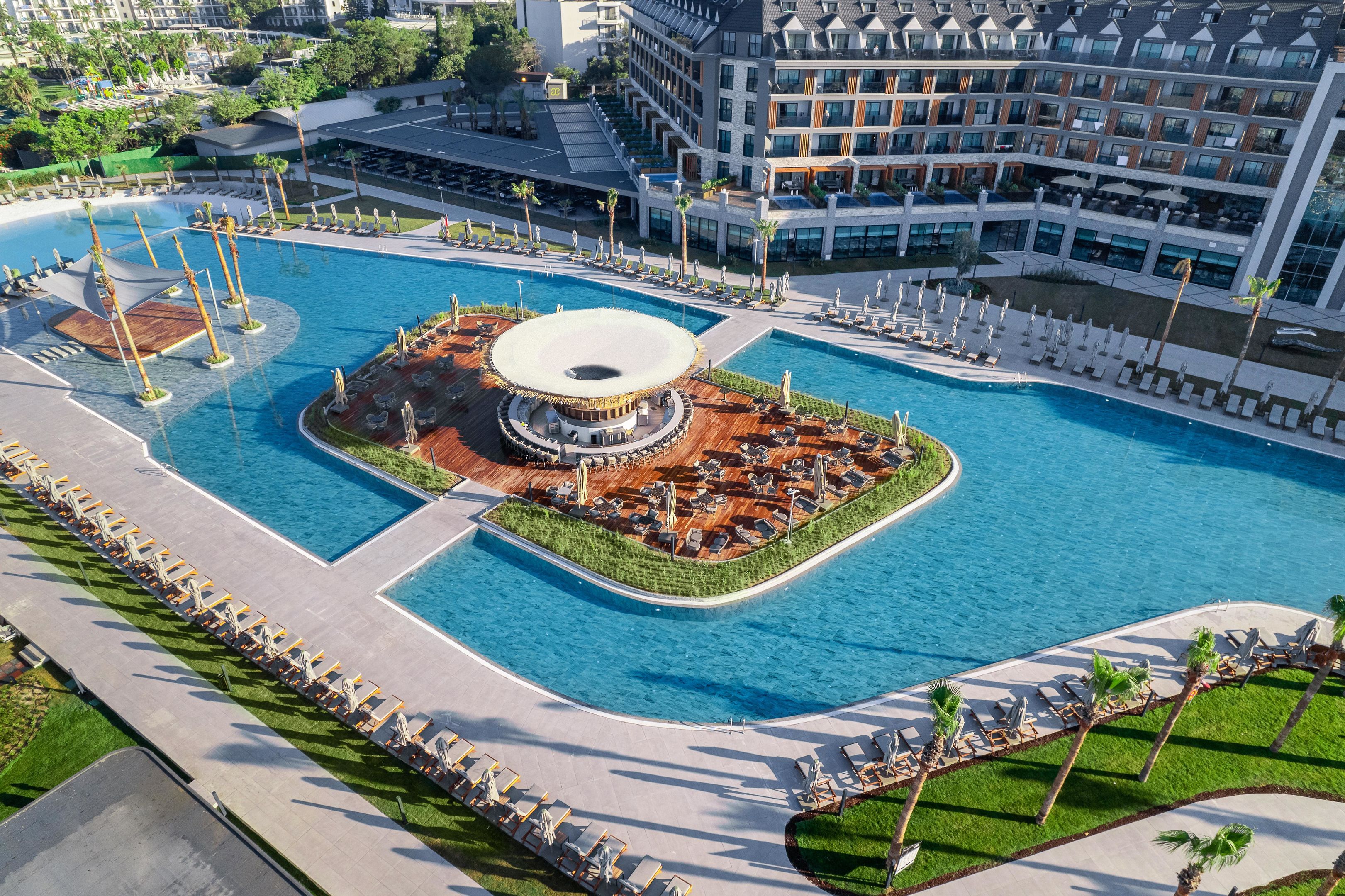 LAGO HOTEL