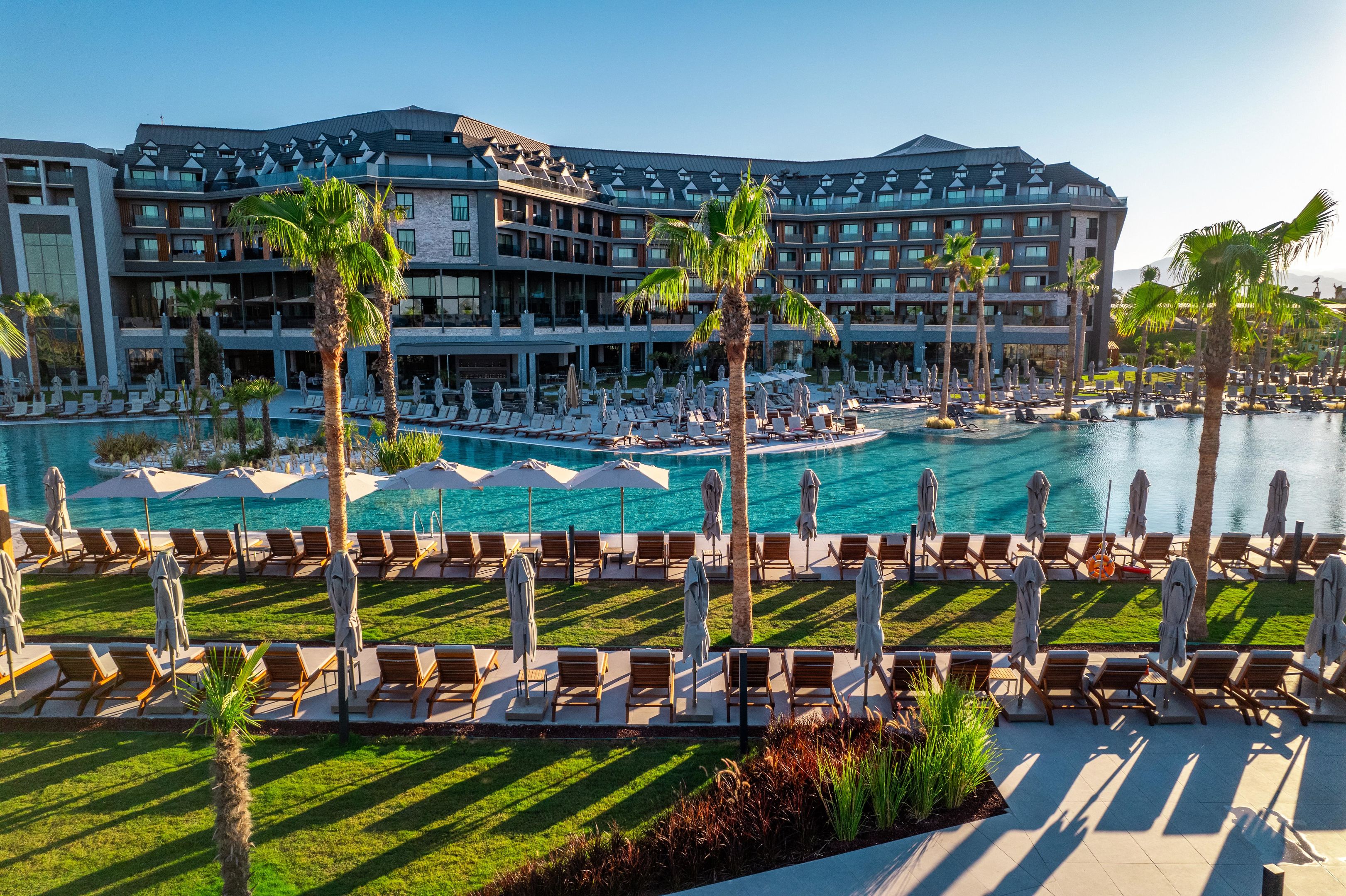 LAGO HOTEL