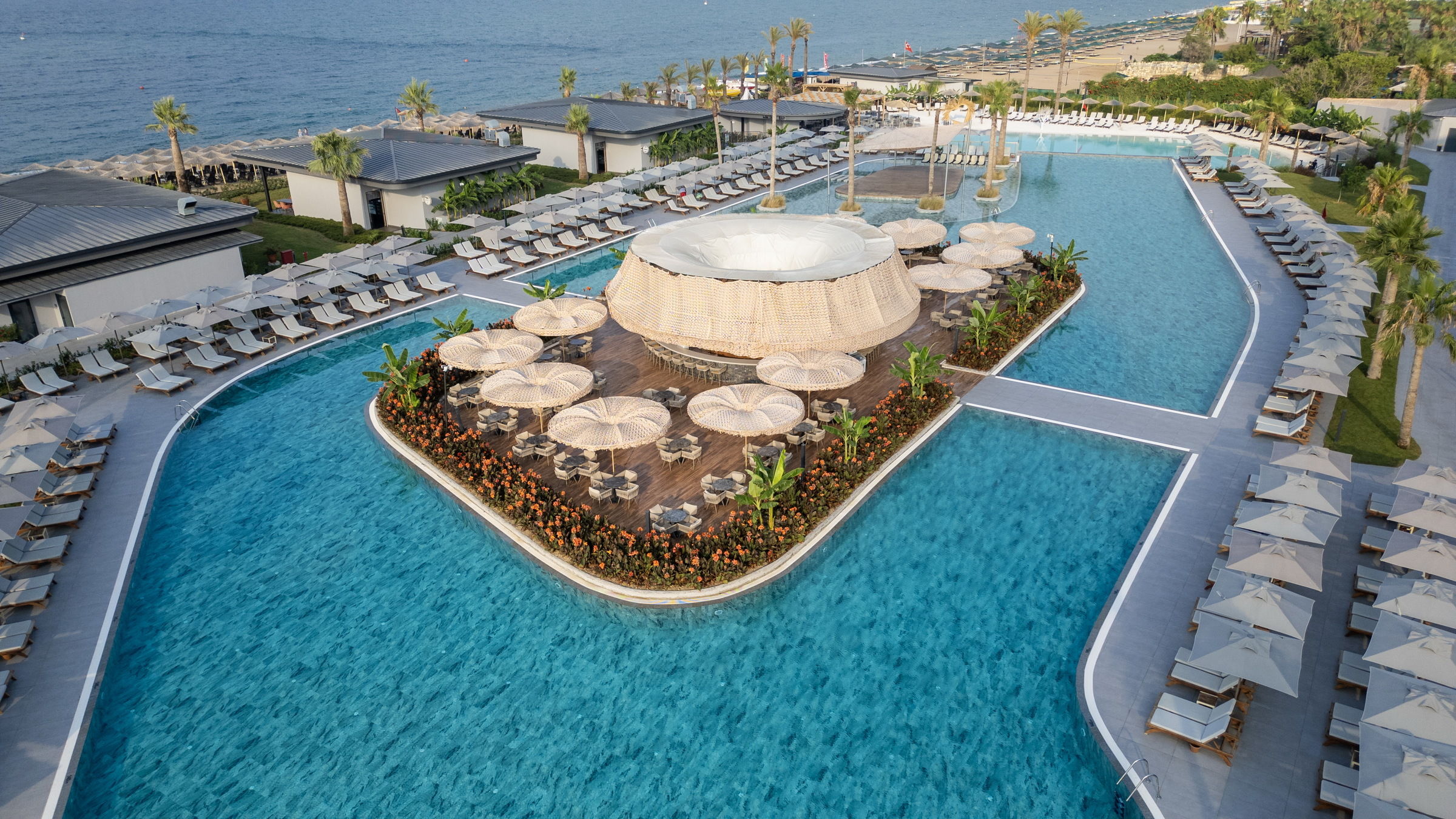 LAGO HOTEL