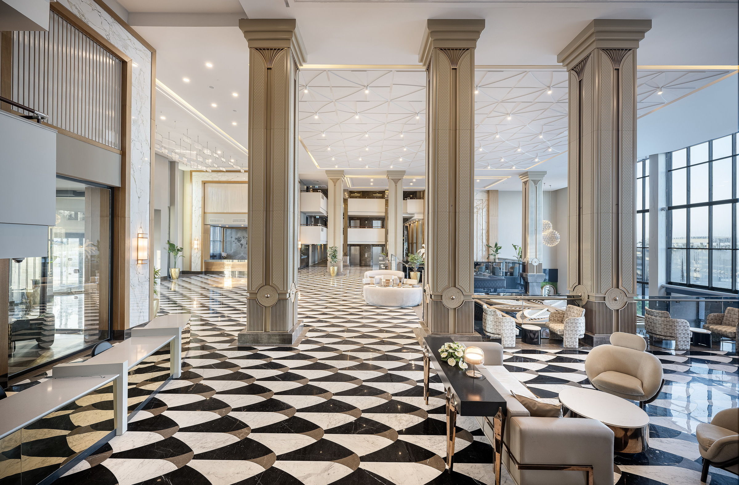 LAGO HOTEL