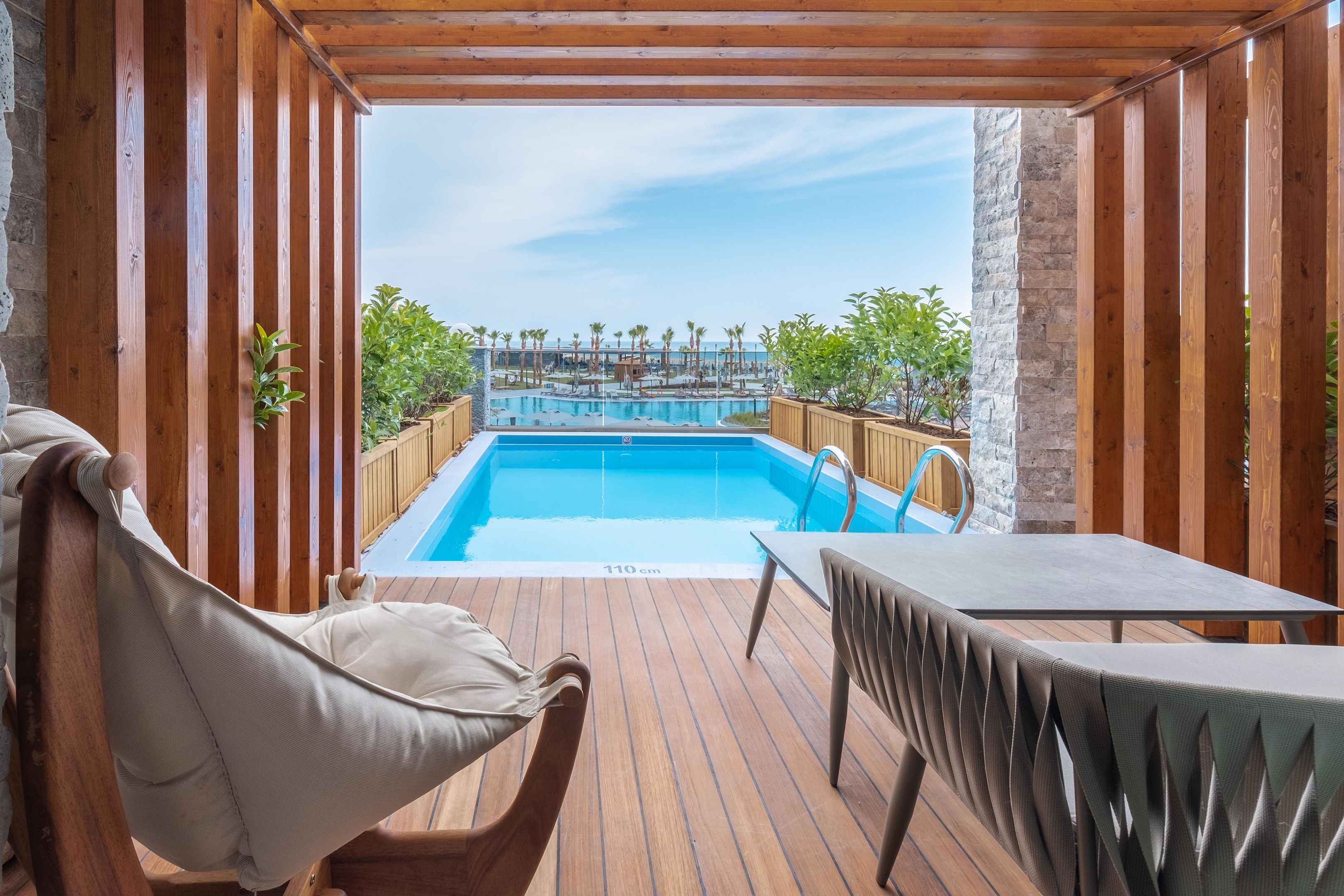 LAGO HOTEL