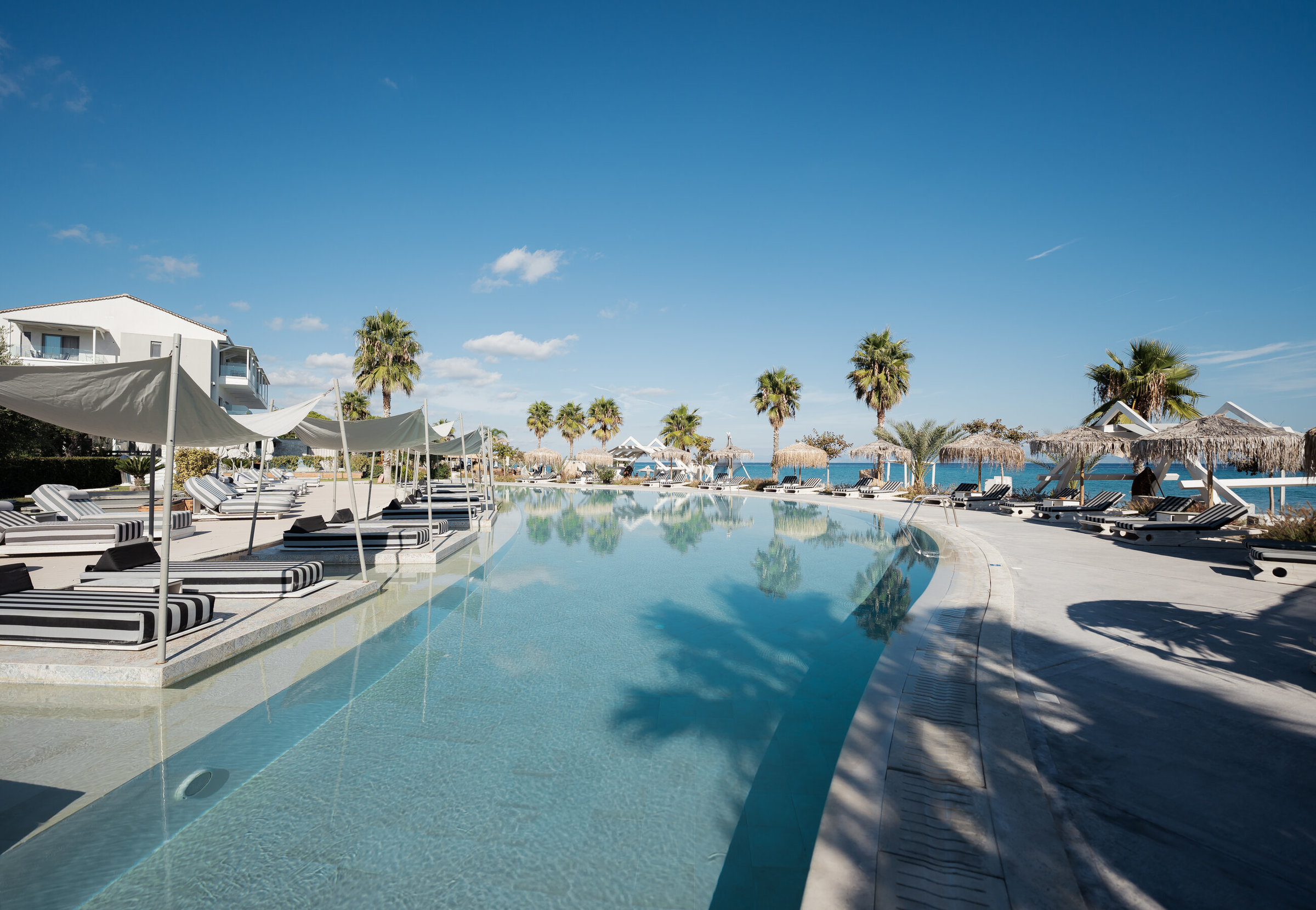 BLUE CARPET LUXURY SUITES