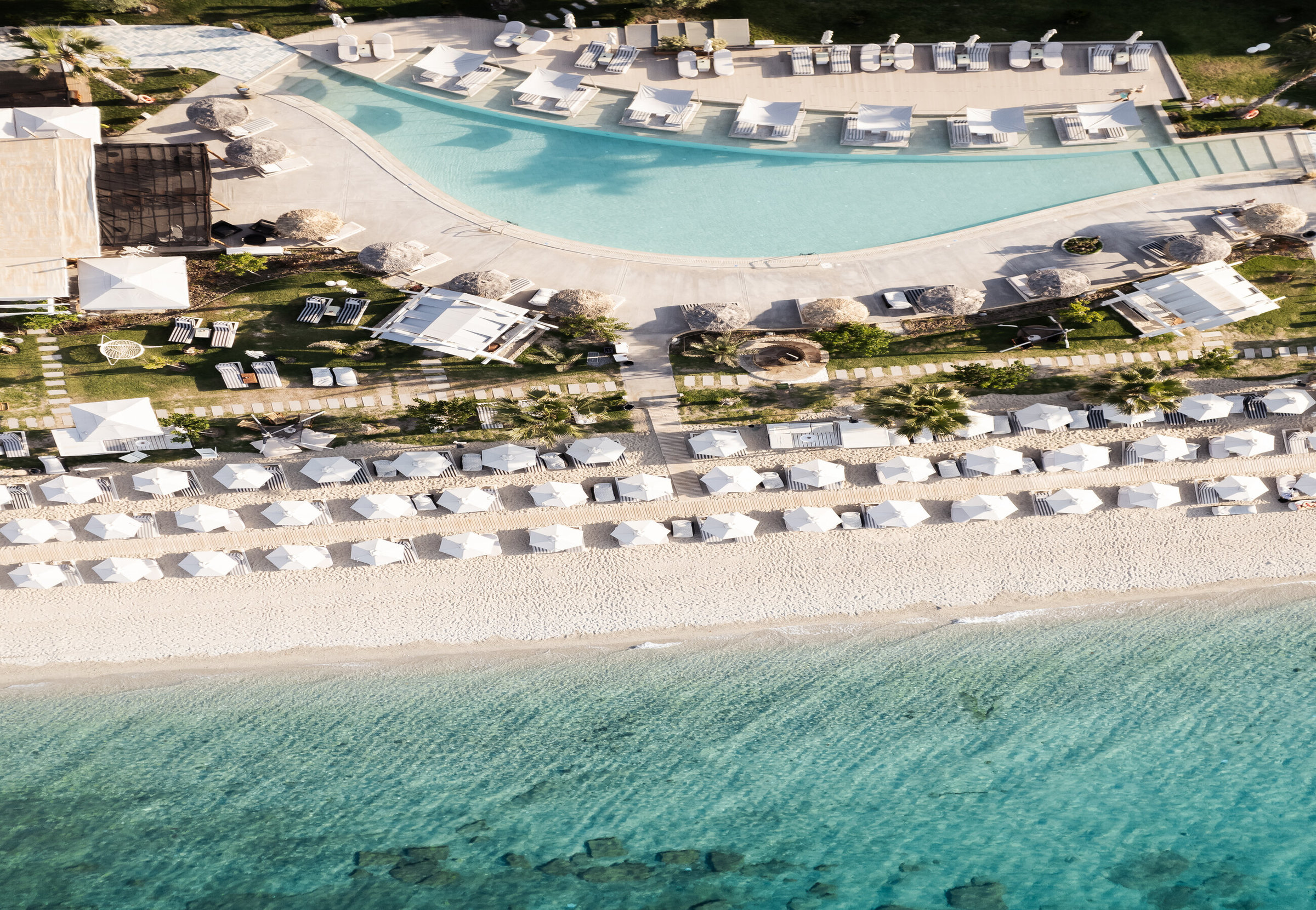 BLUE CARPET LUXURY SUITES
