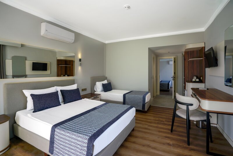 Q ELLA BEACH HOTEL