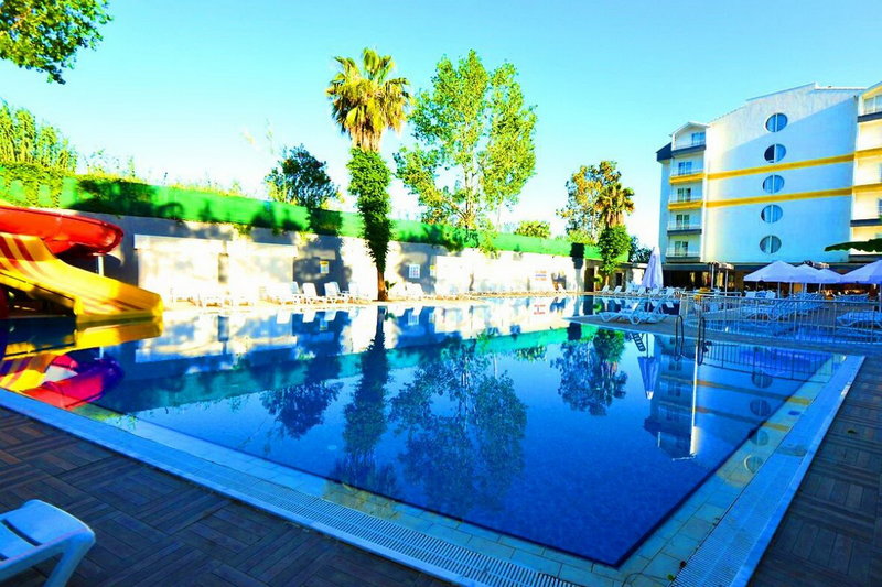 Q ELLA BEACH HOTEL