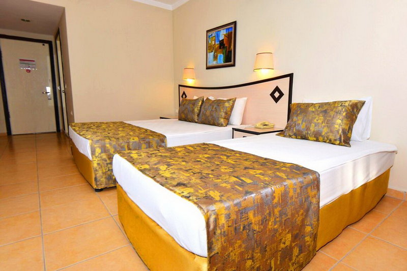 Q ELLA BEACH HOTEL
