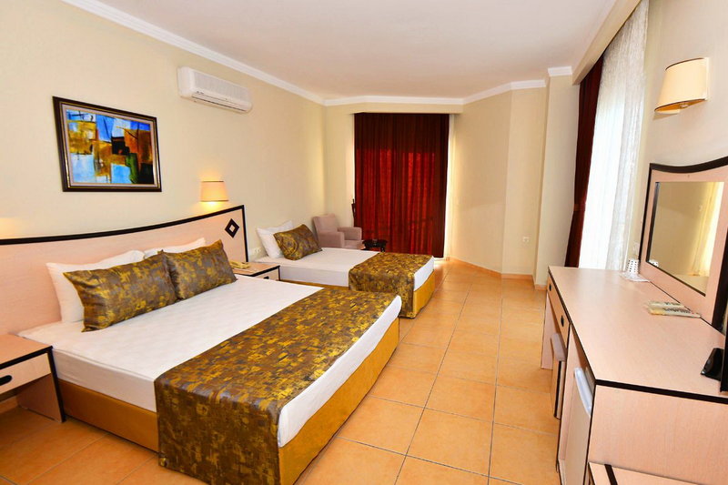 Q ELLA BEACH HOTEL