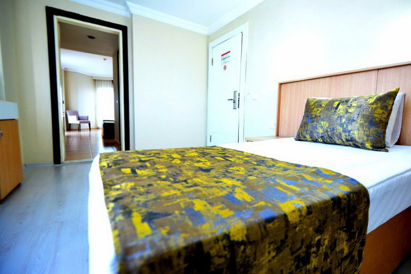 Q ELLA BEACH HOTEL