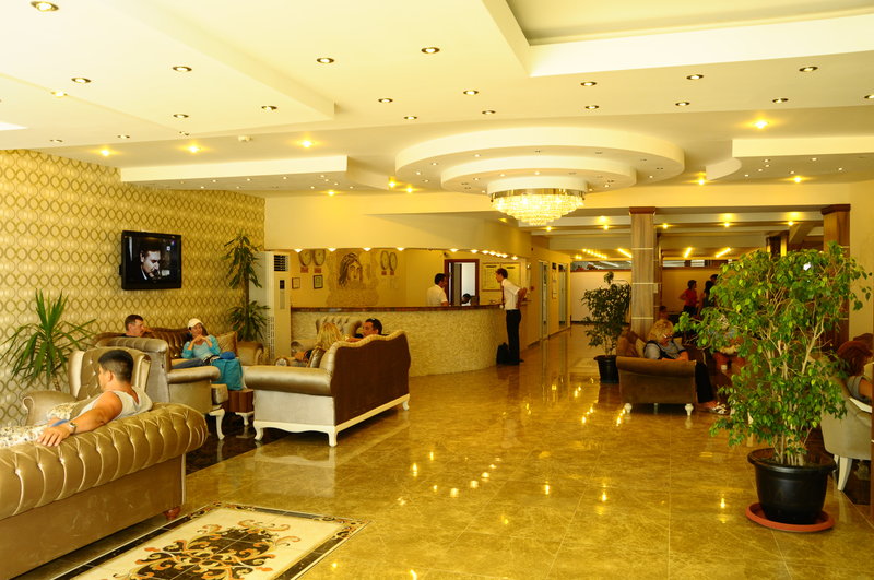 CLUB MONTE CARLO