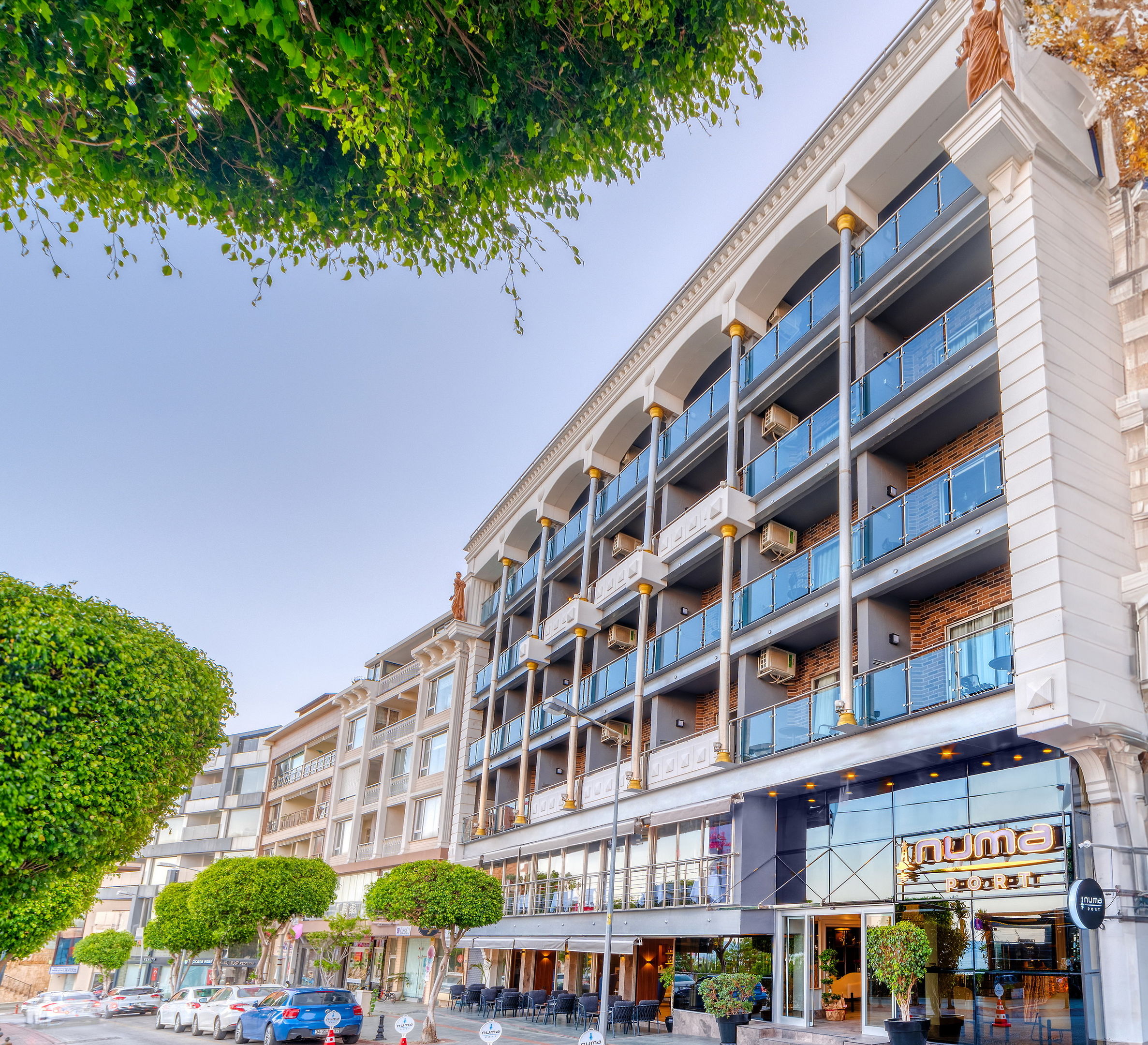 NUMA PORT HOTEL