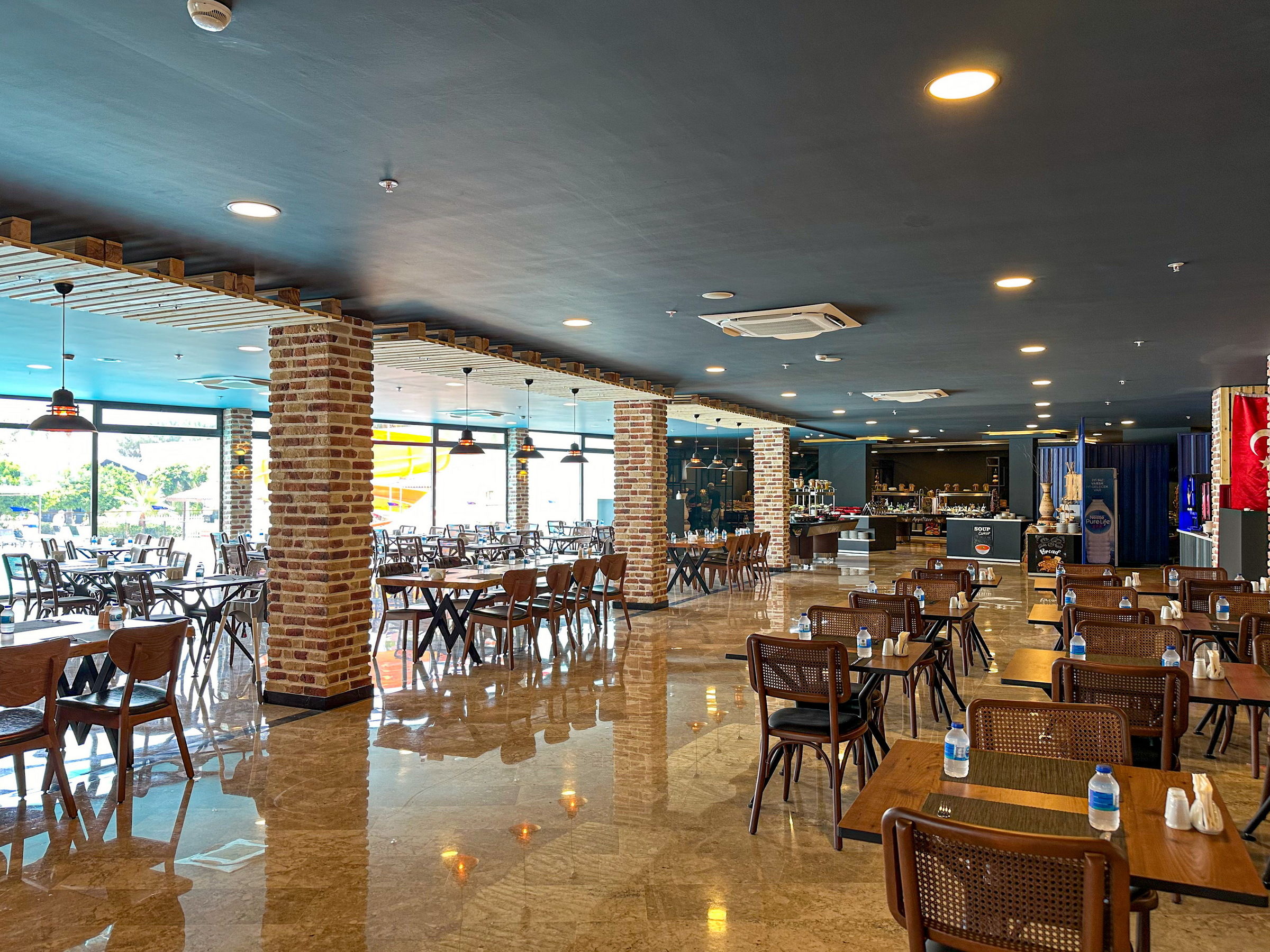 TRANSATLANTIK BEACH HOTEL