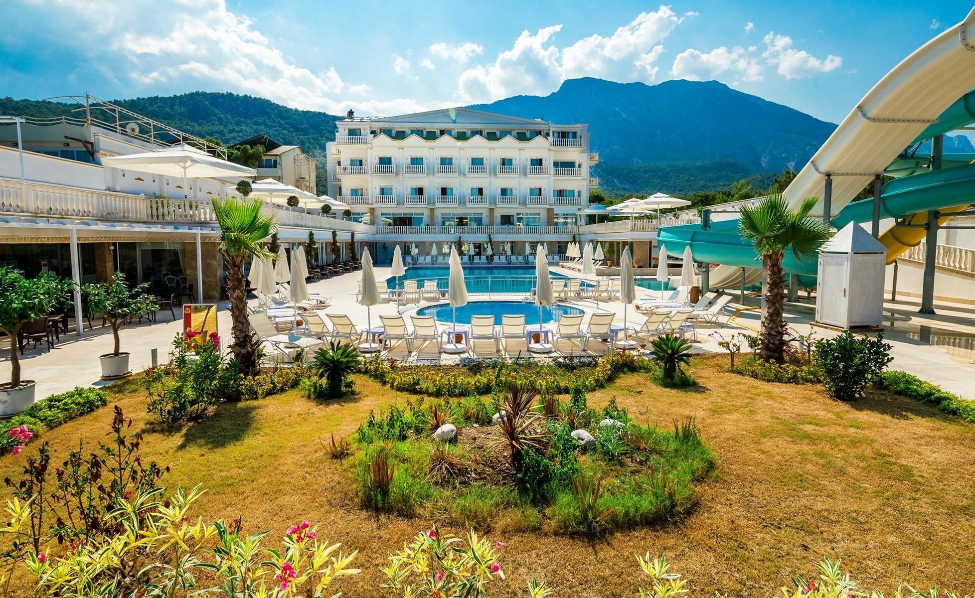 SL LA PERLA HOTEL