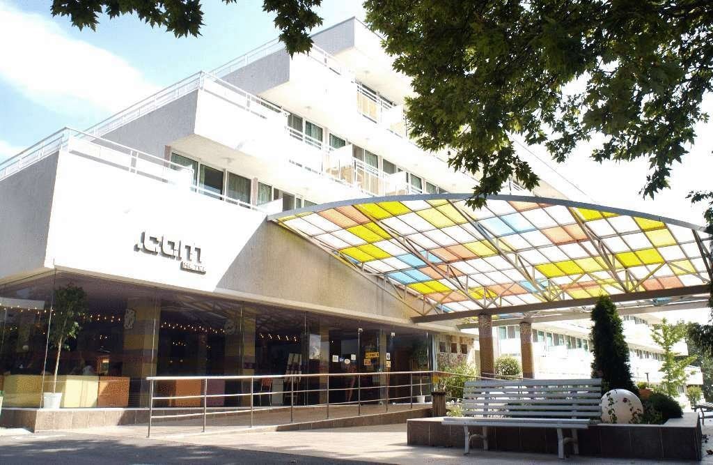 COM HOTEL