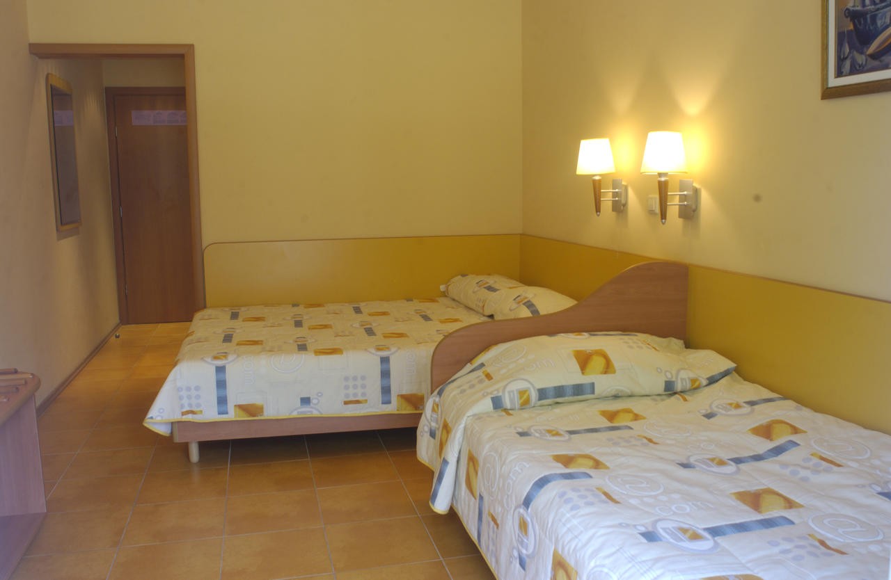 COM HOTEL