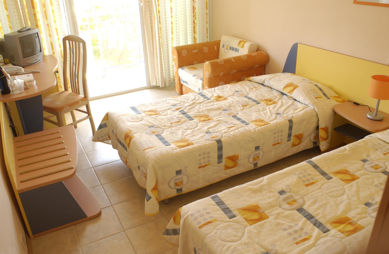 COM HOTEL
