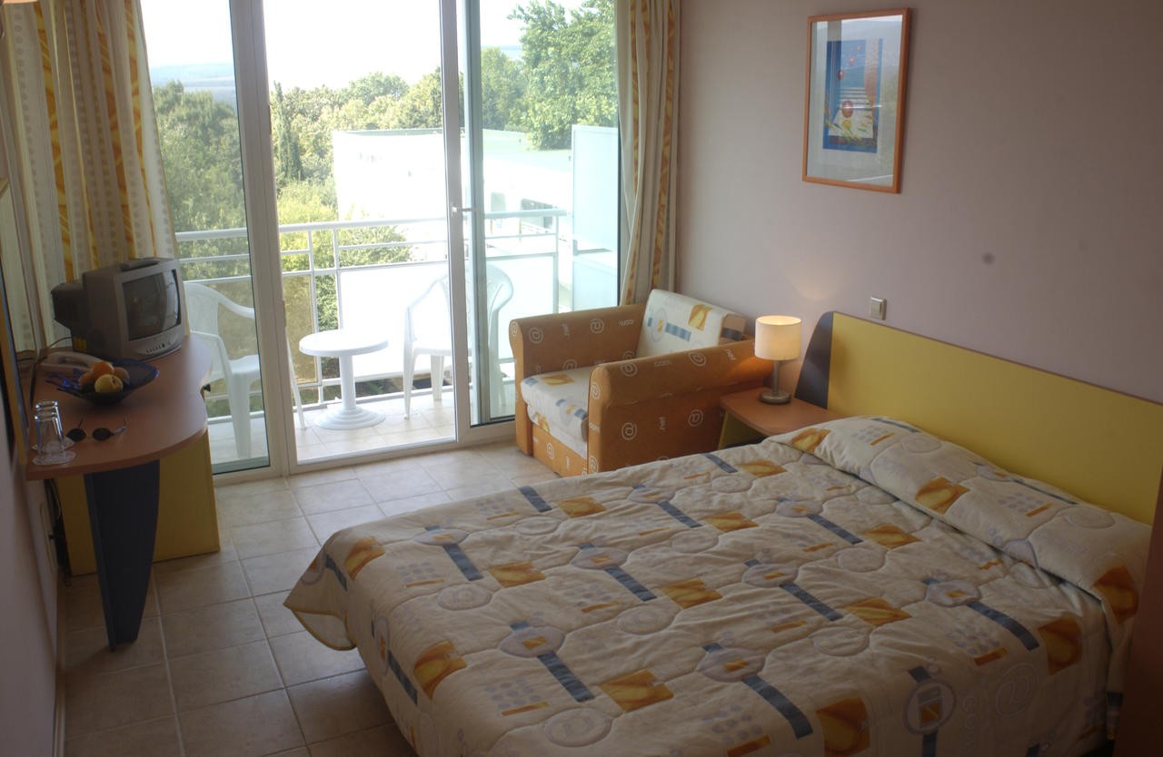 COM HOTEL
