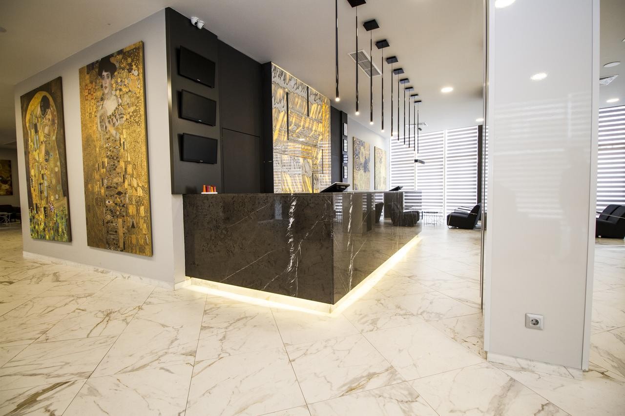 BEST WESTERN PLUS PREMIUM INN HOTEL