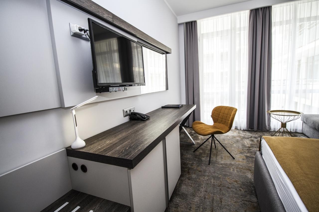 BEST WESTERN PLUS PREMIUM INN HOTEL