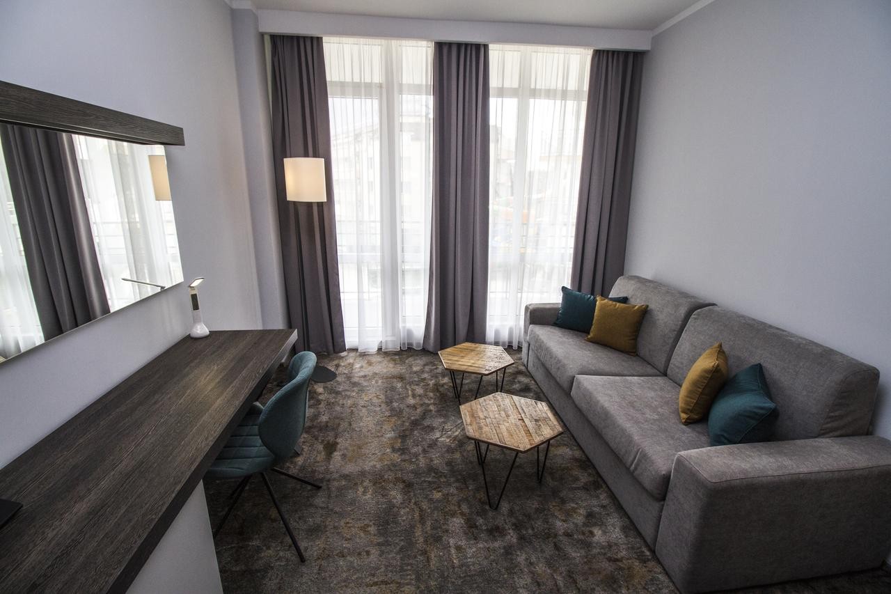 BEST WESTERN PLUS PREMIUM INN HOTEL