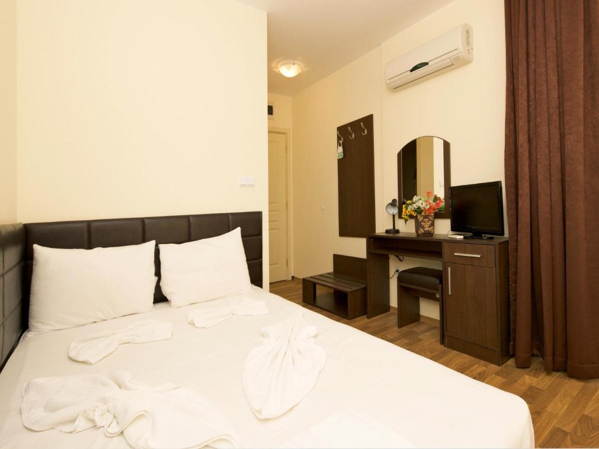RUMBA BEACH GOLDEN INA HOTEL