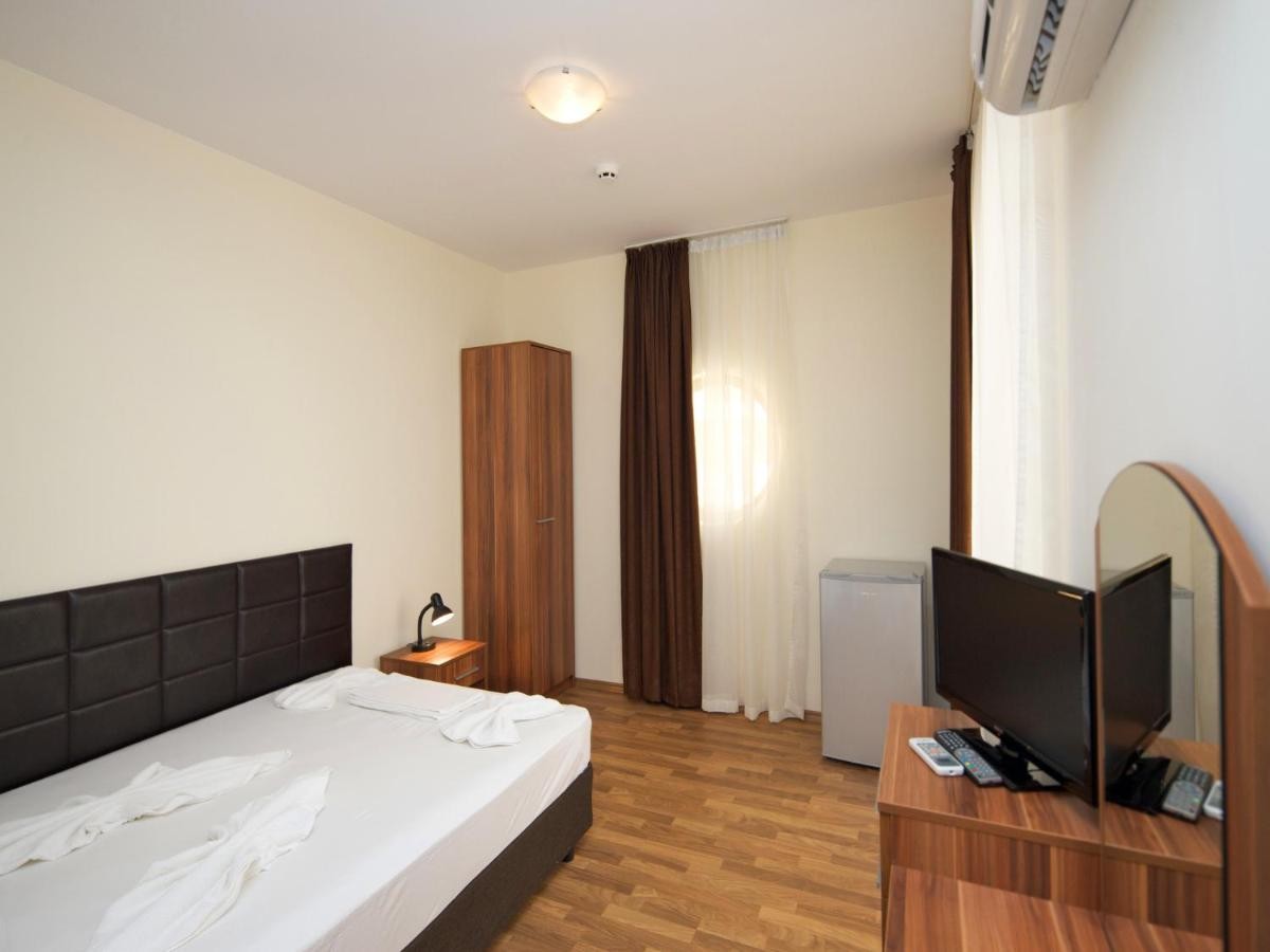 RUMBA BEACH GOLDEN INA HOTEL